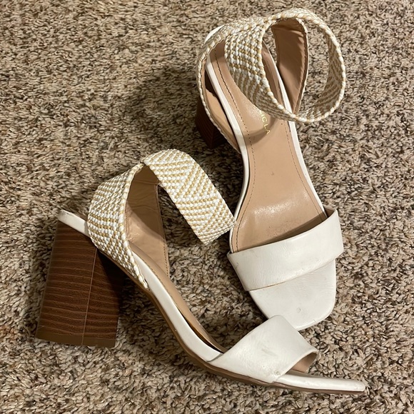 White heels - Picture 1 of 4